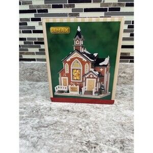 2014 LEMAX Caddington Village Hyland Valley Church #55927 Retired